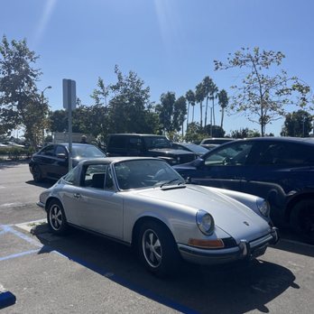 Trader Joe's - Parking lot - Grocery Near Me - Marina Del Rey, California Trader Joe's - Parking lot - Grocery Near Me - Marina Del Rey, California
