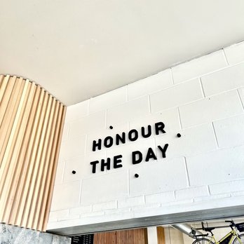 Honour Coffee & Raw Juice - the entrance to the restaurant - Coffee & Tea Near Me - Minneapolis, Minnesota
