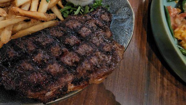 Fume Bistro & Bar by null