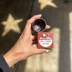 Eco Now - Costa Mesa - This is the best small biz makeup and cosmetics store! Cruelty-free, vegan products and brands that avoid tallow.