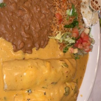 Chuy's - Chicken enchiladas with queso sauce - Tex-Mex Near Me - Selma, Texas Chuy's - Chicken enchiladas with queso sauce - Tex-Mex Near Me - Selma, Texas