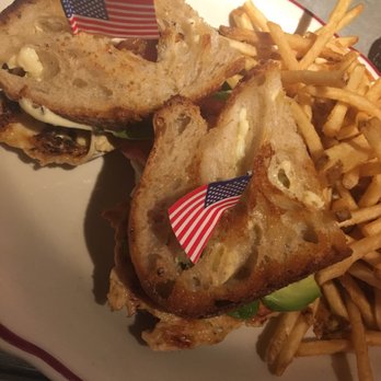 Le Zoo - Chicken sandwich yum - French Near Me - Miami Beach, Florida