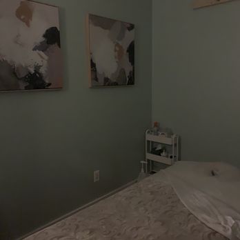 Bamboo Beauty & Wellness - Cozy massage room - Massage Near Me - Miami, Florida Bamboo Beauty & Wellness - Cozy massage room - Massage Near Me - Miami, Florida