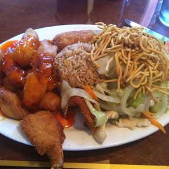 Fung's Kitchen - Chicken Chow Mein w/ Friend sweet & sour chicken. - Dim Sum Near Me - Oklahoma City, Oklahoma Fung's Kitchen - Chicken Chow Mein w/ Friend sweet & sour chicken. - Dim Sum Near Me - Oklahoma City, Oklahoma