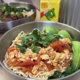 Dry Mixed Tomato and Egg Noodles / 西红柿鸡蛋拌粉/面
