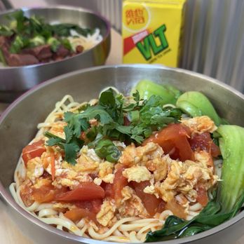 Loong Noodles - Dry Mixed Tomato And Egg Noodles - Chinese Near Me - New York, New York