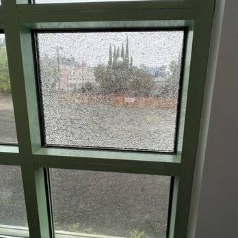 BLVD Hotel & Studios - Bullet hole - Hotels Near Me - Studio City, California BLVD Hotel & Studios - Bullet hole - Hotels Near Me - Studio City, California