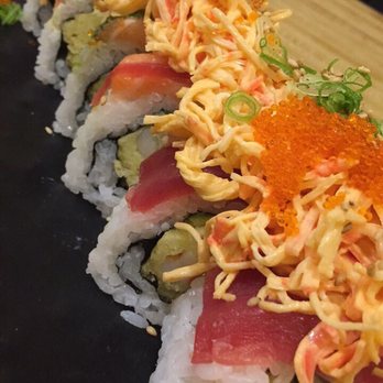 Sushi Ichimoto - Titanic roll - Sushi Bars Near Me - Hayward, California
