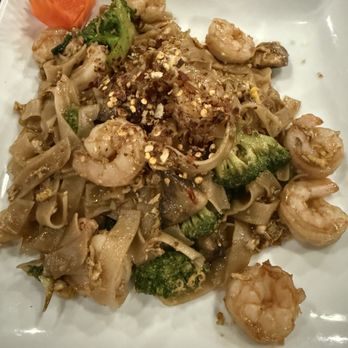 Phikul Thai Bistro - Shrimp Pad See Ew - Thai Near Me - Kansas City, Missouri