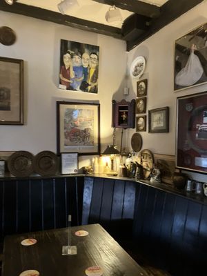 Crown & Anchor English Pub by null