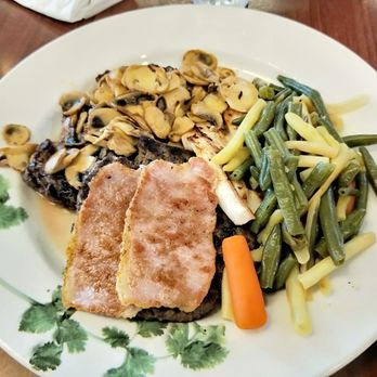 Teddy’s - Teddy's Mixed Grill ($19.95) Chose roasted potatoes and veggie medley - Delis Near Me - Oshawa, Ontario