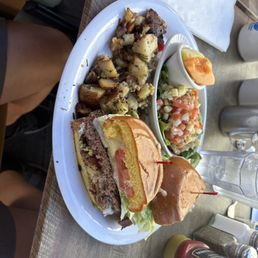 Bay burger with avo and bacon