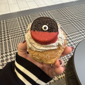 Le Le Choux - Bakeries Near Me - Daly City, California