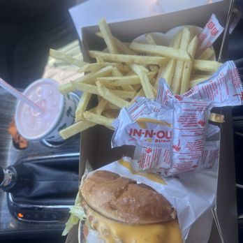 In-N-Out Burger - Burgers Near Me - Sacramento, California In-N-Out Burger - Burgers Near Me - Sacramento, California