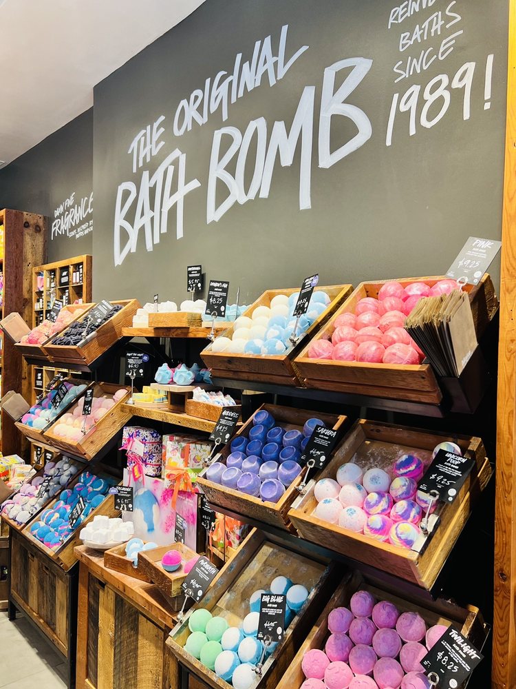 LUSH Updated June 2024 72 Photos & 91 Reviews 3966 Westheimer Rd
