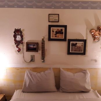 Deep Creek - Double bed, clean and comfy - Hotels Near Me - Running Springs, California Deep Creek - Double bed, clean and comfy - Hotels Near Me - Running Springs, California
