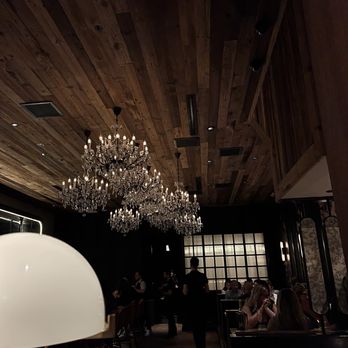 HIDE+SEEK - Beautiful ambiance - New American Near Me - Chicago, Illinois HIDE+SEEK - Beautiful ambiance - New American Near Me - Chicago, Illinois