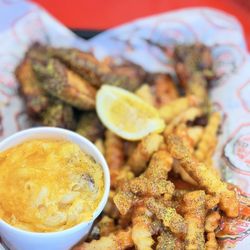 Sienna Wings - #1 The Sauce Boss Combo - 10 wings + 2 sides +SODA  Hot lemon pepper, Dirty Fries and Mac & cheese