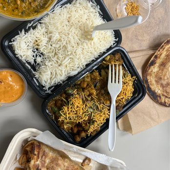 Maast Indian - Spinach Paneer Curry Bowl (Vegetarian) PARATHADILLA Queso (Vegetarian) Chole Samosa Chat (Vegetarian) - Indian Near Me - Irvine, California Maast Indian - Spinach Paneer Curry Bowl (Vegetarian) PARATHADILLA Queso (Vegetarian) Chole Samosa Chat (Vegetarian) - Indian Near Me - Irvine, California