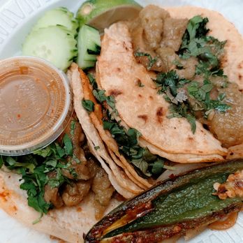 Alex Mexican Kitchen - Tacos de chicharron - Food Trucks Near Me - Houston, Texas