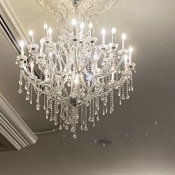 Ashton Gardens Houston West - Pretty reception area. Nice seating. Romantic French country accents. Lots of room for your event.