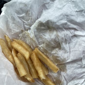 McDonald's - Look at the brown rancid oil in the fries. So disgusting. Change your fryer oil!!! How dare you give this to my child! - Fast Food Near Me - Cordele, Georgia McDonald's - Look at the brown rancid oil in the fries. So disgusting. Change your fryer oil!!! How dare you give this to my child! - Fast Food Near Me - Cordele, Georgia