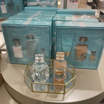 Bloomingdale's - Department Stores Near Me - Costa Mesa, California