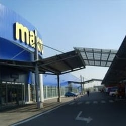 Makro - wejście główne