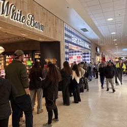 Bath & Body Works - Long line to get in, reminds me of COVID days