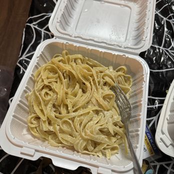 Cannataro's - The Alfredo is dry, hardly any sauce, tasted like noodles and that's it ): - Italian Near Me - Chino, California