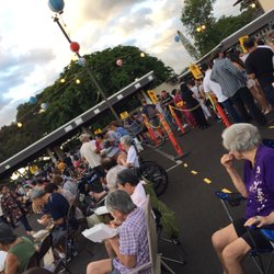 Mililani Hongwanji - Food line is very long