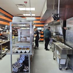 11/11 Crispy Chicken & Burgers - Kitchen wave