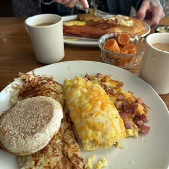 U.S. Egg Breakfast and Lunch Restaurant - Cheese omelet and Triple Play - Breakfast & Brunch Near Me - Phoenix, Arizona U.S. Egg Breakfast and Lunch Restaurant - Cheese omelet and Triple Play - Breakfast & Brunch Near Me - Phoenix, Arizona