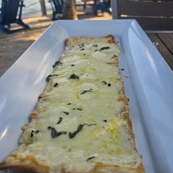 Blue Pointe Bar and Grill - Cheese Flatbread - Bars Near Me - Tequesta, Florida