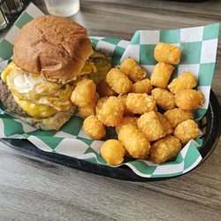 Lid’s Bar & Grill