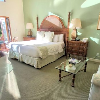 Tally Ho Inn - Bedroom - Hotels Near Me - Carmel, California Tally Ho Inn - Bedroom - Hotels Near Me - Carmel, California