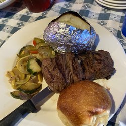 JP's at Pickwick - Filet w/vegetables