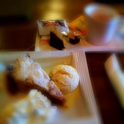 Brasserie Medard - Afternoon tea and appletaart.