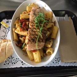 P'trus Kitchen - Salmon pasta