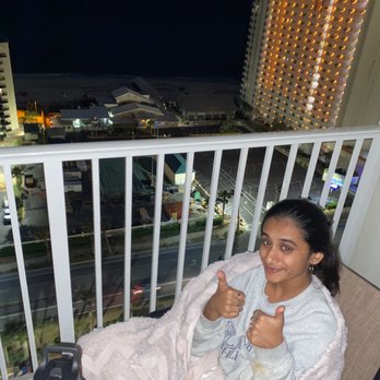 Pineapple Willy's - My friend chilling next to pineapple Willys from the 17th floor - Seafood Near Me - Panama City Beach, Florida Pineapple Willy's - My friend chilling next to pineapple Willys from the 17th floor - Seafood Near Me - Panama City Beach, Florida