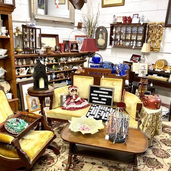 The Old Country Store Antiques - Antiques Near Me - Disputanta, Virginia The Old Country Store Antiques - Antiques Near Me - Disputanta, Virginia