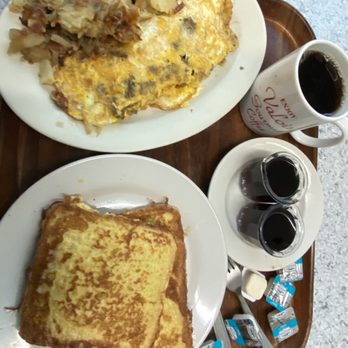 Valois - Sausage&Cheese Omelet, French Toast - Breakfast & Brunch Near Me - Chicago, Illinois Valois - Sausage&Cheese Omelet, French Toast - Breakfast & Brunch Near Me - Chicago, Illinois