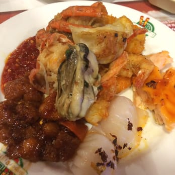 Scarborough Buffet - Buffet plate - filled with lobster, crab legs, mussels - Buffets Near Me - Scarborough, Ontario