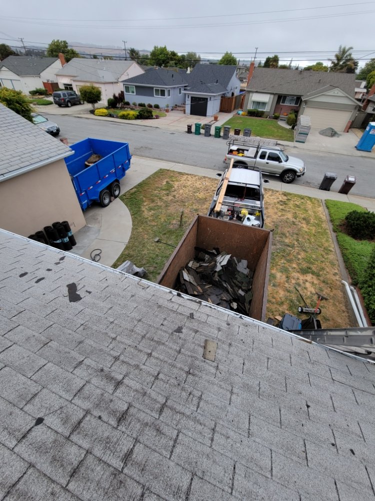 Slide of Gomez Diaz Roofing