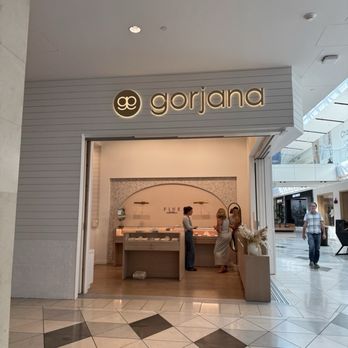 gorjana - Front entrance inside the mall - Jewelry Near Me - San Jose, California gorjana - Front entrance inside the mall - Jewelry Near Me - San Jose, California