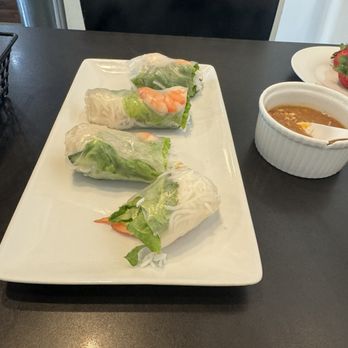 Insomnia - Summer roll love the peanut sauce - Coffee & Tea Near Me - Honolulu, Hawaii