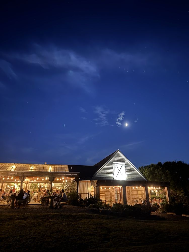 Social spots from Long Hollow Gardens & Vineyards 