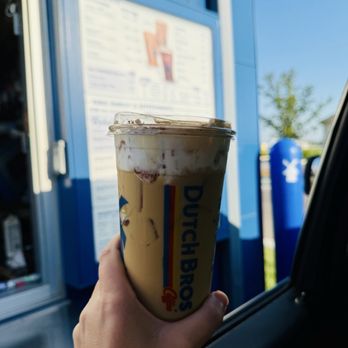 Dutch Bros Coffee - Dulce de leche latte - Juice Bars & Smoothies Near Me - Derby, Kansas