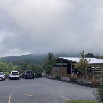 Jeter Mountain Farm - Pick Your Own Farms Near Me - Hendersonville, North Carolina Jeter Mountain Farm - Pick Your Own Farms Near Me - Hendersonville, North Carolina