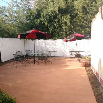 Hunt Country Market - Outside Patio - Delis Near Me - Charlottesville, Virginia Hunt Country Market - Outside Patio - Delis Near Me - Charlottesville, Virginia